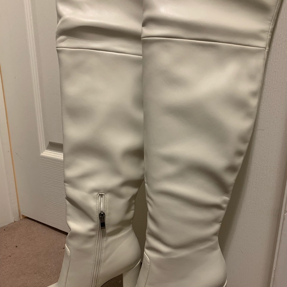 NEW THIGH HIGH BOOTS - Picture 5 of 11